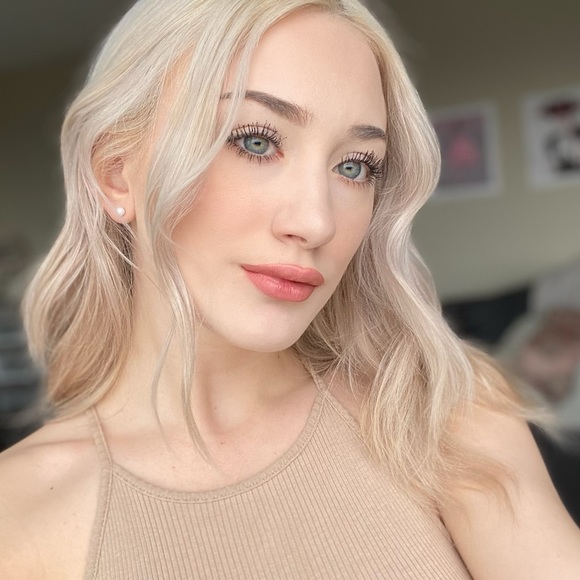 Meet your Posher, Amy - Picture 1 of 1